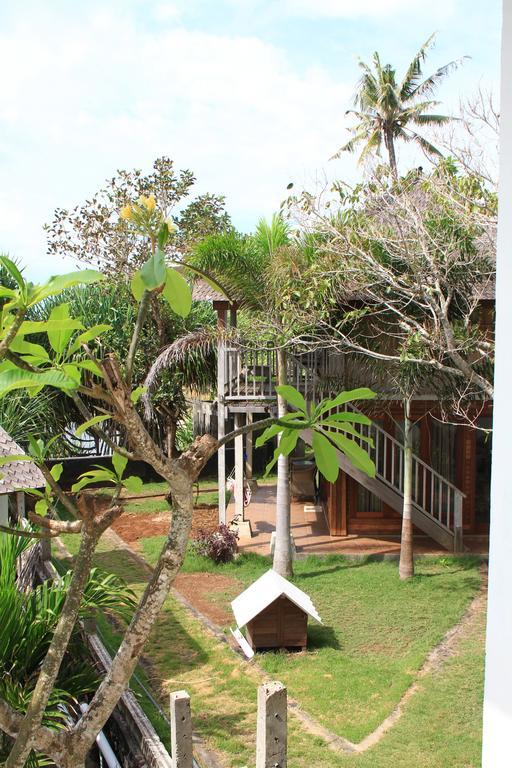 Jennys Place Hotel Nusa Lembongan  Exterior photo