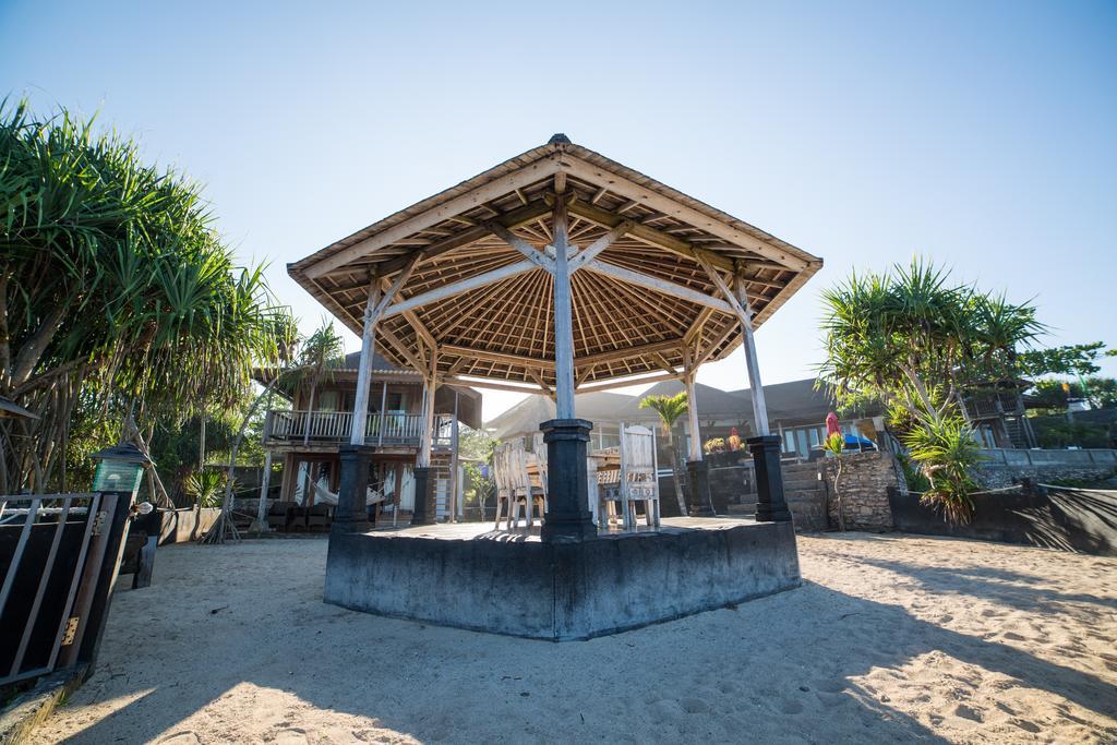 Jennys Place Hotel Nusa Lembongan  Exterior photo
