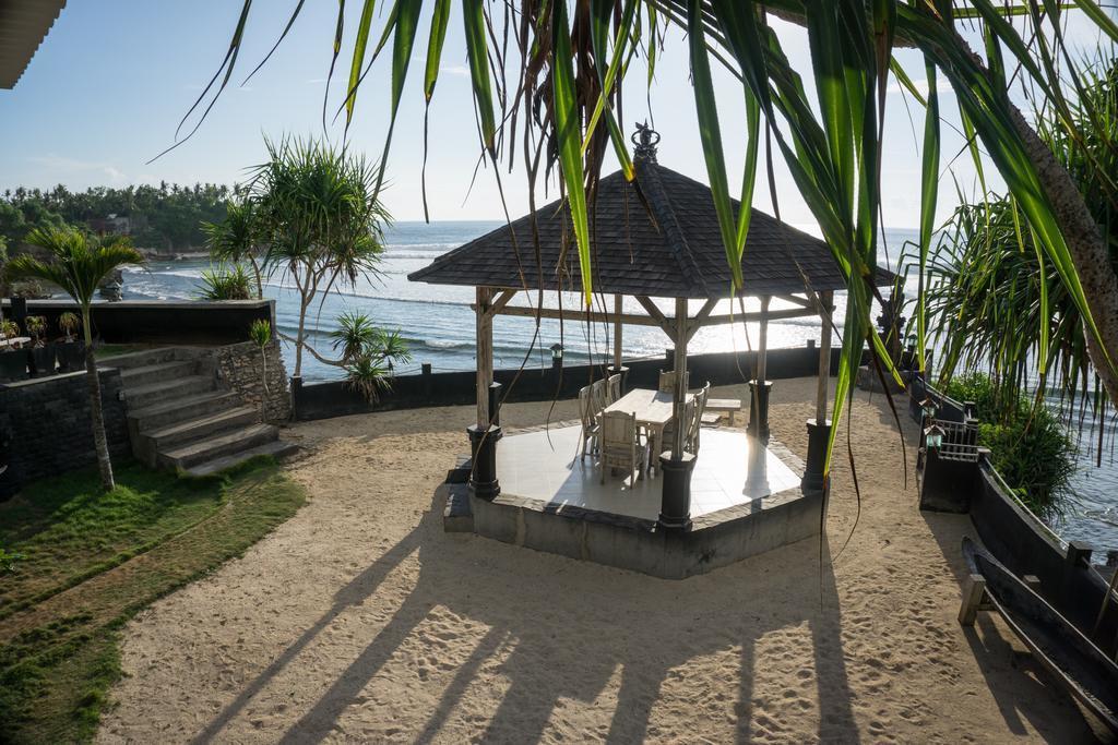 Jennys Place Hotel Nusa Lembongan  Exterior photo