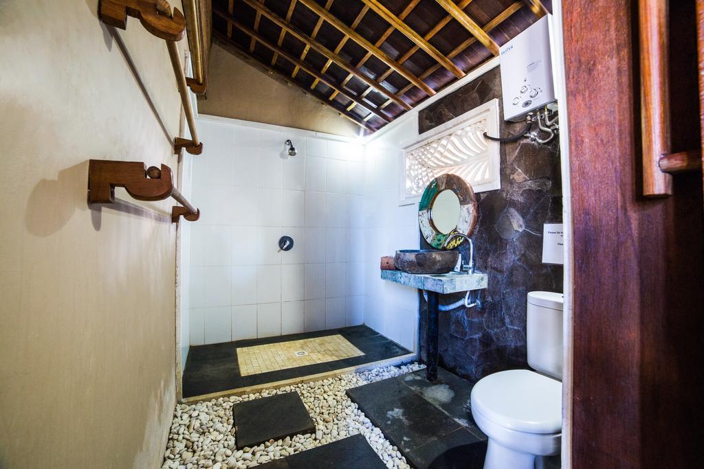 Jennys Place Hotel Nusa Lembongan  Exterior photo